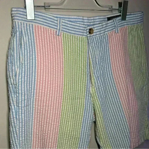 Vineyard Vines Men's 'Kentucky Derby' Multicolor Striped Breaker Shorts; Size 34 - Picture 2 of 7